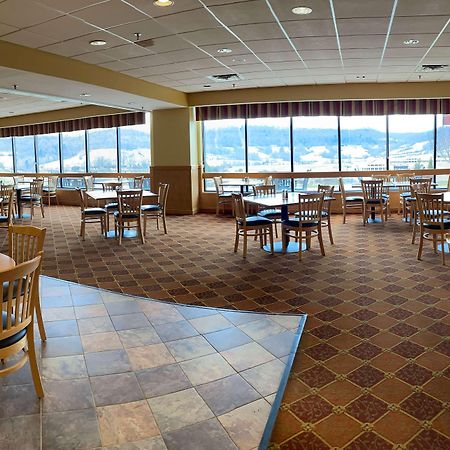 Days Inn & Suites By Wyndham Sutton Flatwoods Zewnętrze zdjęcie