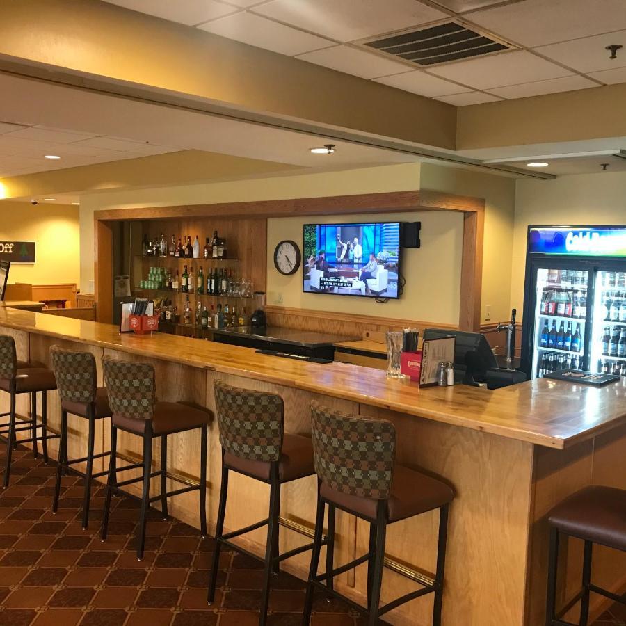 Days Inn & Suites By Wyndham Sutton Flatwoods Zewnętrze zdjęcie