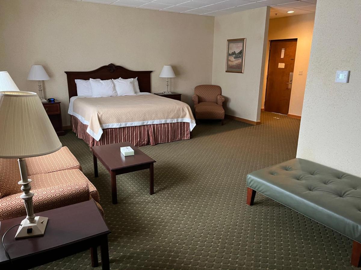 Days Inn & Suites By Wyndham Sutton Flatwoods Zewnętrze zdjęcie