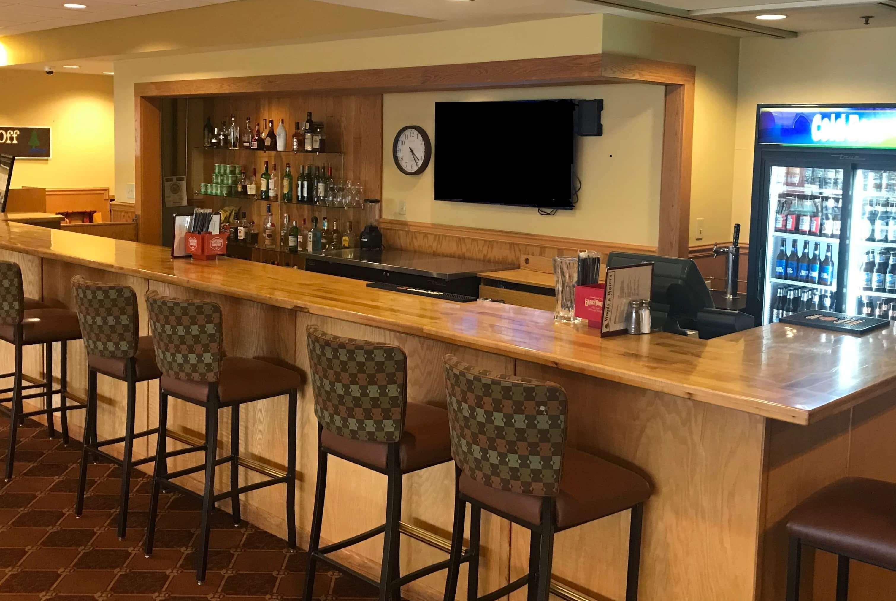 Days Inn & Suites By Wyndham Sutton Flatwoods Zewnętrze zdjęcie