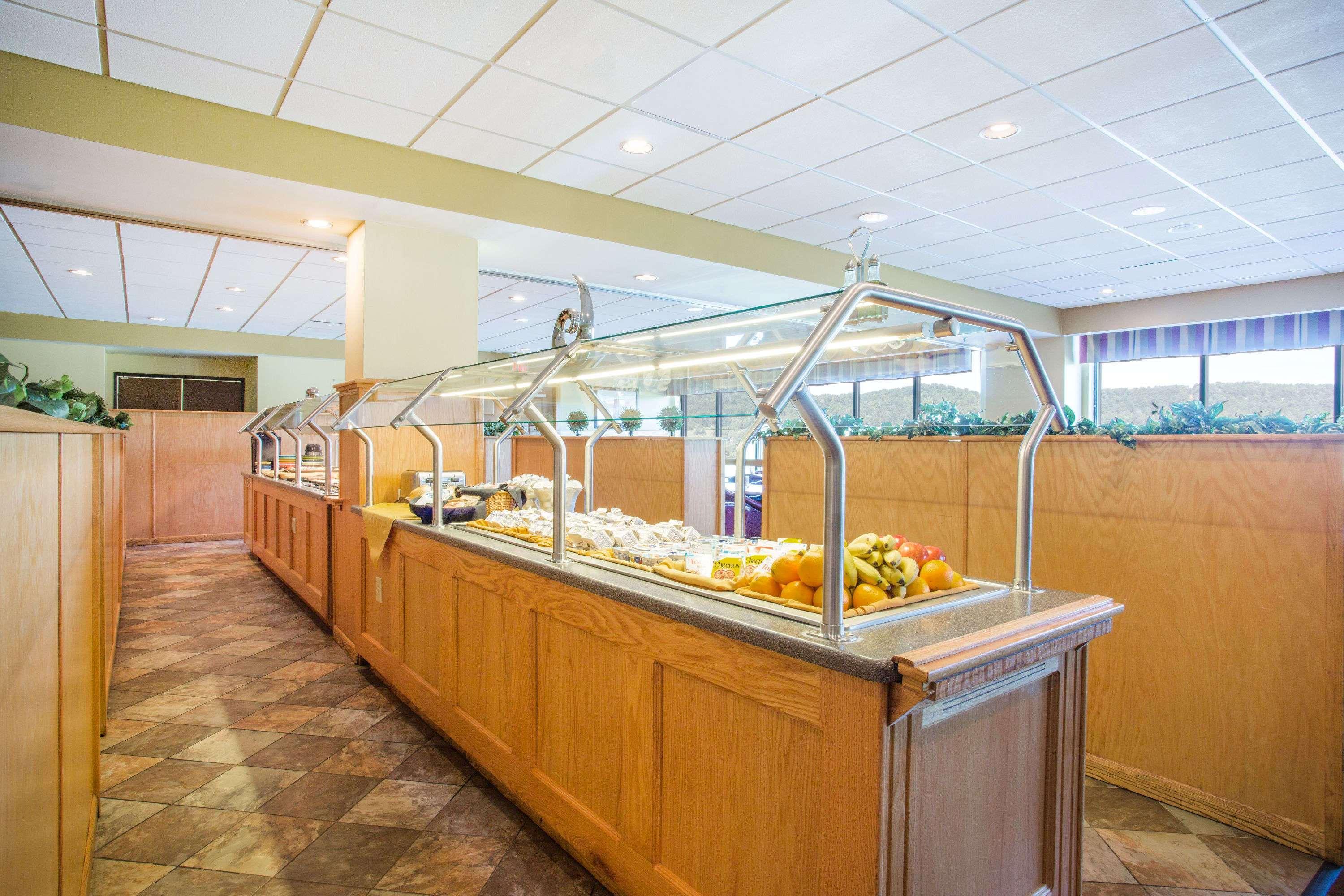 Days Inn & Suites By Wyndham Sutton Flatwoods Zewnętrze zdjęcie